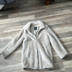 Ladies Cream Faux Fur Guess Coat Sz XS GUC